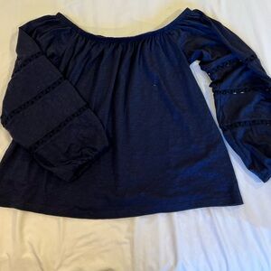 Off the shoulder Dee navy Lilly Pulitzer long sleeve top. Cotton!